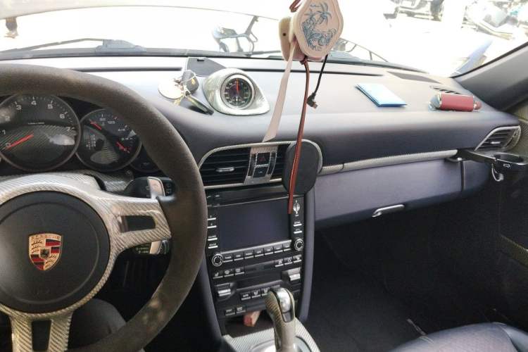 Used Porsche 911  Center Console