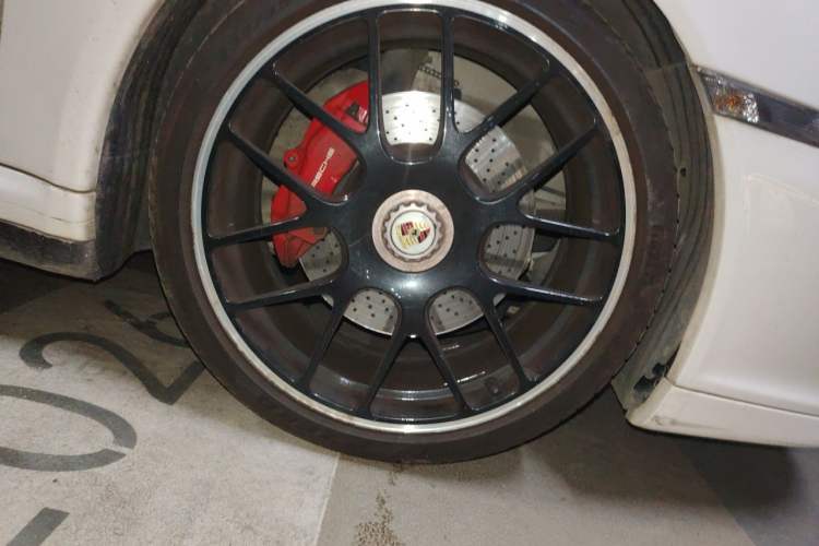 Used Porsche 911 2011 Carrera GTS Cabriolet 3.8L Right Front Wheel Hub