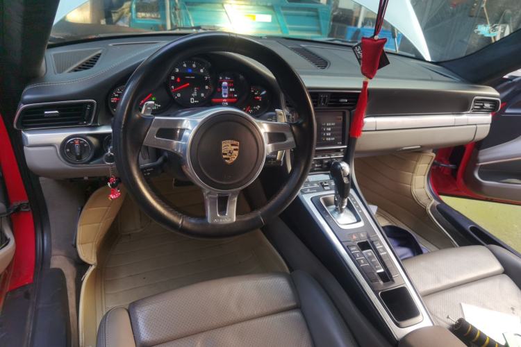 Used Porsche 911 2012 Carrera 3.4L Center Console
