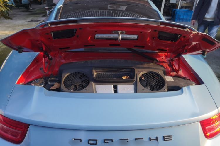 Used Porsche 911 2012 Carrera 3.4L Engine Bay