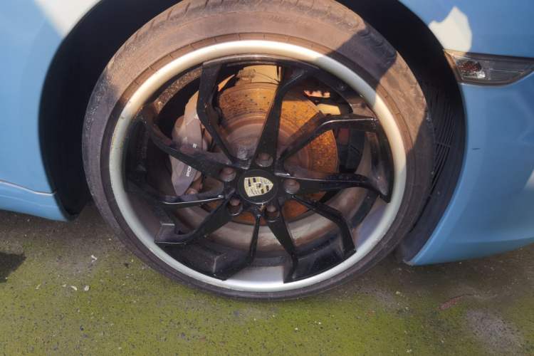 Used Porsche 911 2012 Carrera 3.4L Right Front Wheel Hub