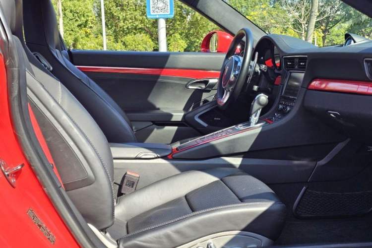 Used Porsche 911 2012 Carrera 3.4L Interior 2