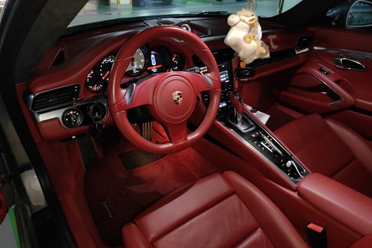Used Porsche 911 2012 Carrera S 3.8L Center Console