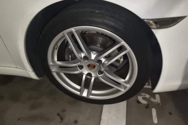 Used Porsche 911 2012 Carrera 3.4L Right Front Wheel Hub