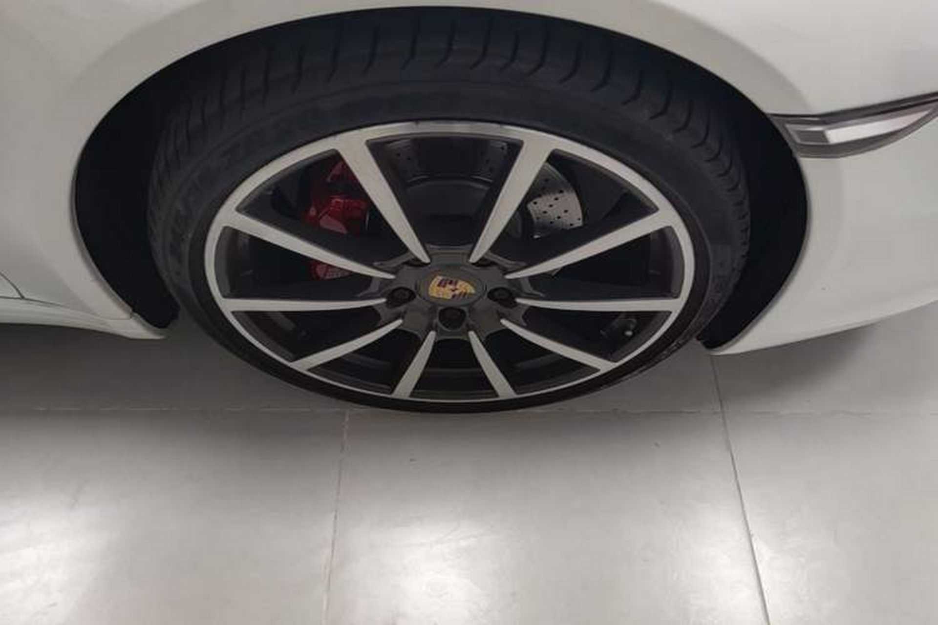Used Porsche 911 2012 Carrera 3.4L Right Front Wheel Hub