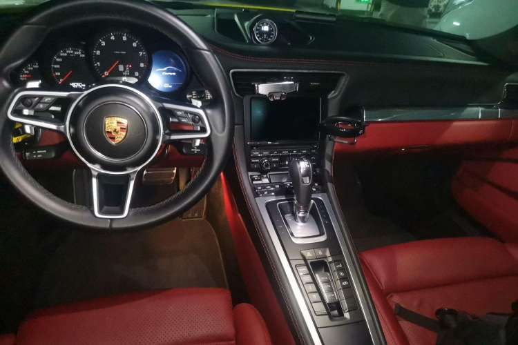 Used Porsche 911 2012 Carrera 3.4L Center Console