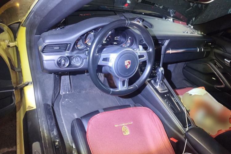 Used Porsche 911 2012 Carrera 3.4L Center Console