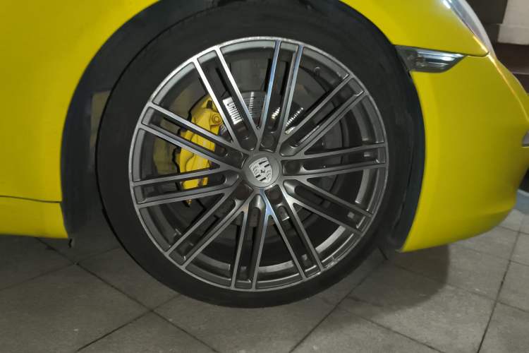 Used Porsche 911 2012 Carrera Cabriolet 3.4L Right Front Wheel Hub