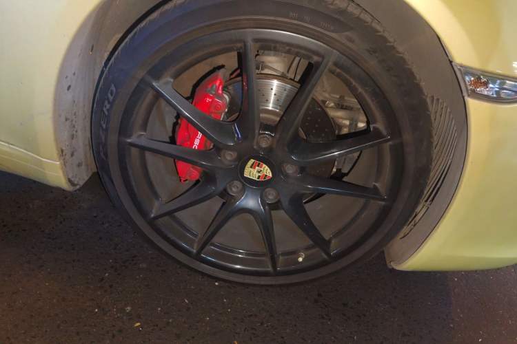 Used Porsche 911 2012 Carrera 3.4L Right Front Wheel Hub