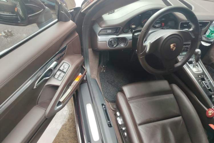 Used Porsche 911 2013 Carrera 4 3.4L Driver Seat