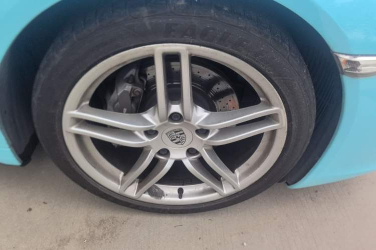 Used Porsche 911 2013 Carrera 4 3.4L Right Front Wheel Hub
