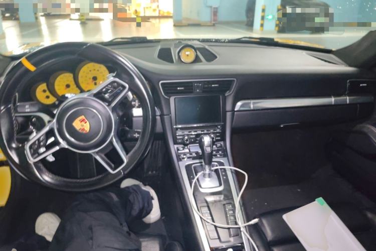 Used Porsche 911 2013 Carrera 4 3.4L Center Console