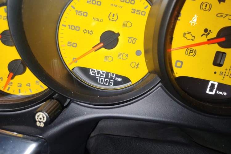 Used Porsche 911 2013 Carrera 4 3.4L Odometer Close Up
