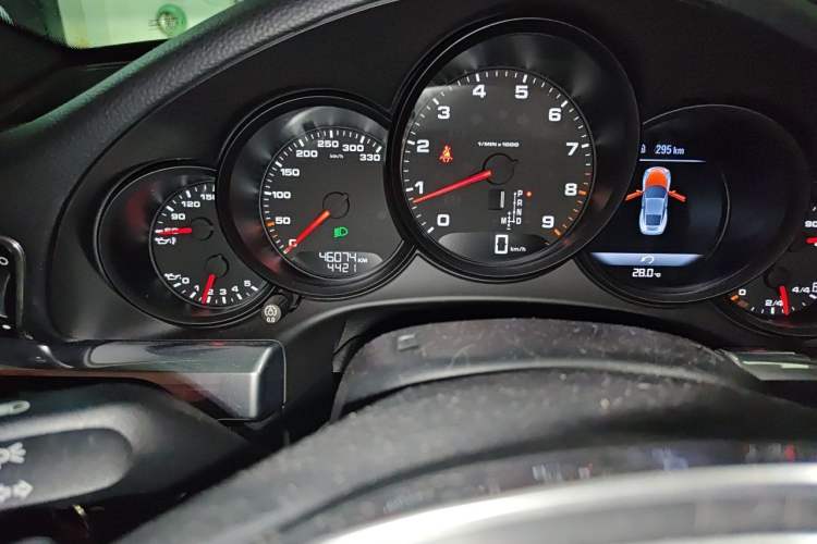 Used Porsche 911 2015 Carrera 3.4L Style Edition Odometer Close Up
