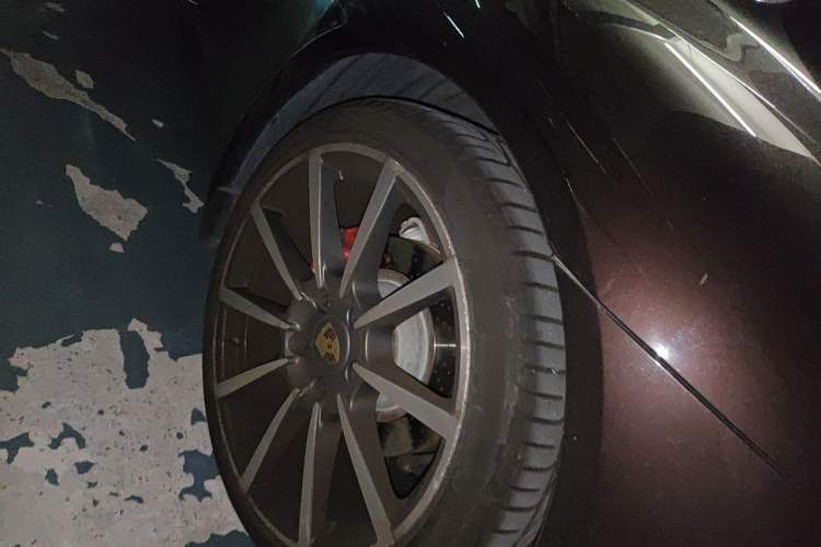 Used Porsche 911 2015 Carrera 3.4L Style Edition Right Front Wheel Hub
