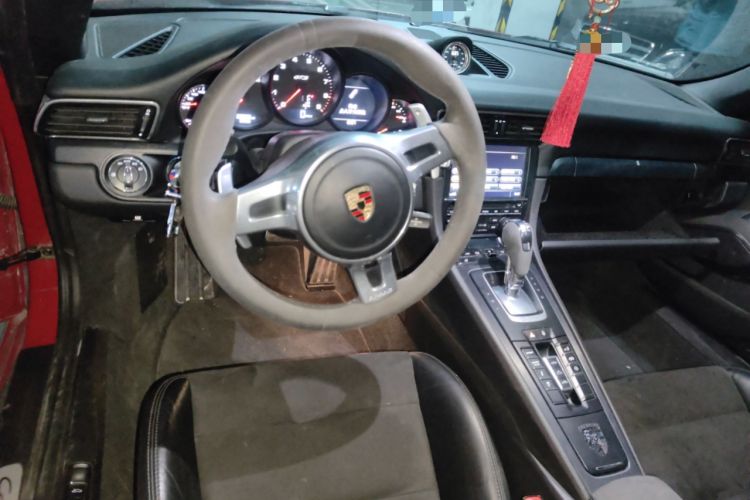 Used Porsche 911 2015 Carrera Cabriolet GTS 3.8L Center Console