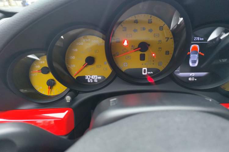 Used Porsche 911 2015 Carrera 3.4L Style Edition Odometer Close Up