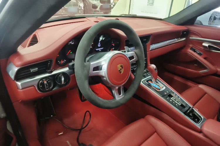 Used Porsche 911 2015 Carrera 3.4L Style Edition Interior 2