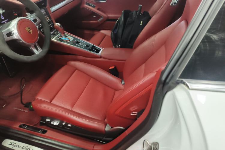 Used Porsche 911 2015 Carrera 3.4L Style Edition Interior 4