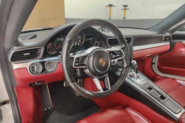 Used Porsche 911 2015 Carrera 3.4L Style Edition Steering Wheel