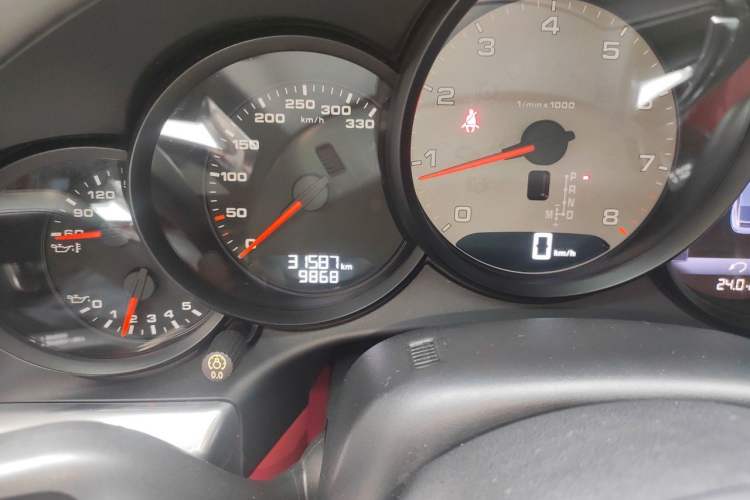 Used Porsche 911 2016 Carrera S 3.0T Odometer Close Up