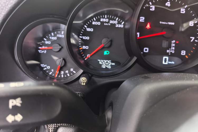 Used Porsche 911 2016 Carrera 3.0T Odometer Close Up