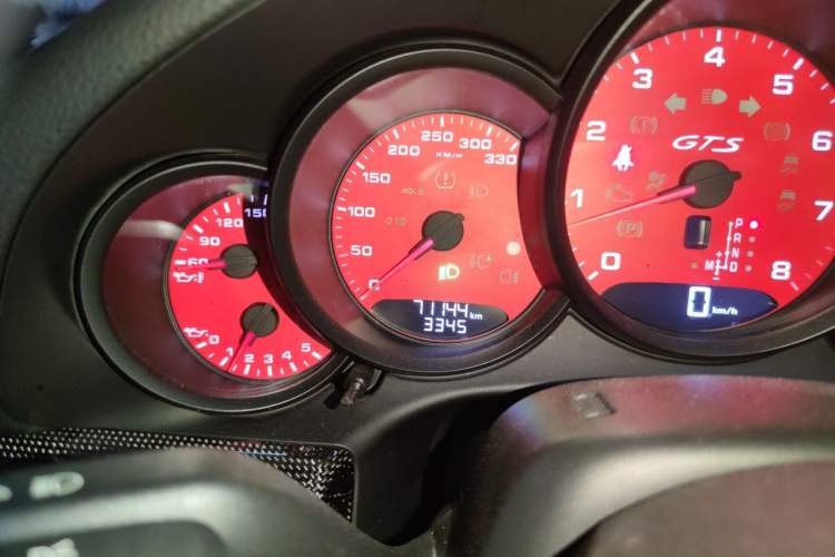 Used Porsche 911 2016 Carrera 3.0T Odometer Close Up
