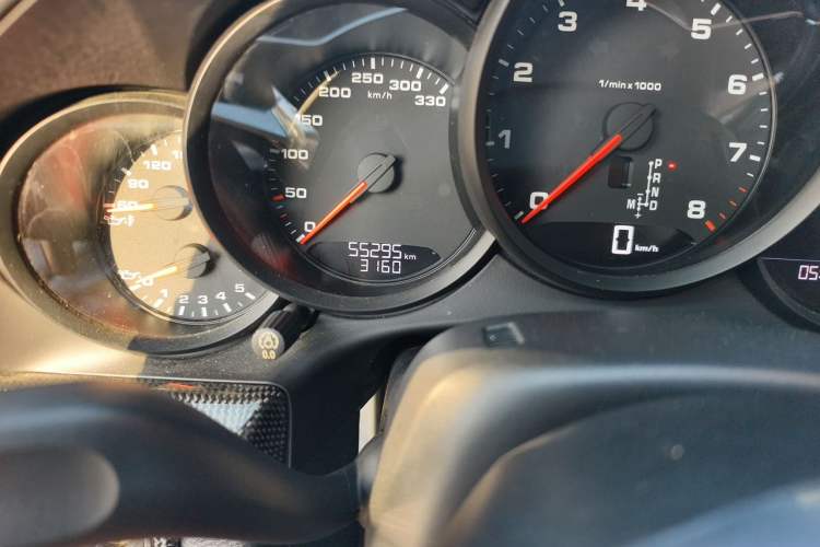 Used Porsche 911 2016 Carrera 3.0T Odometer Close Up