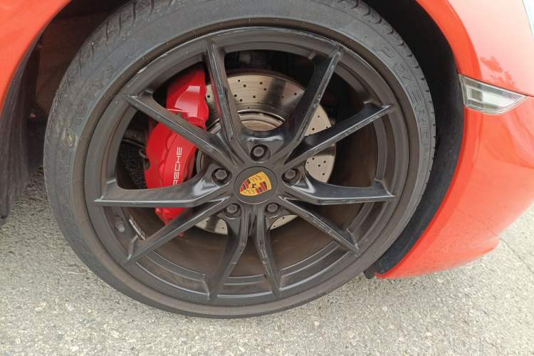 Used Porsche 911 2016 Carrera 4S 3.0T Right Front Wheel Hub