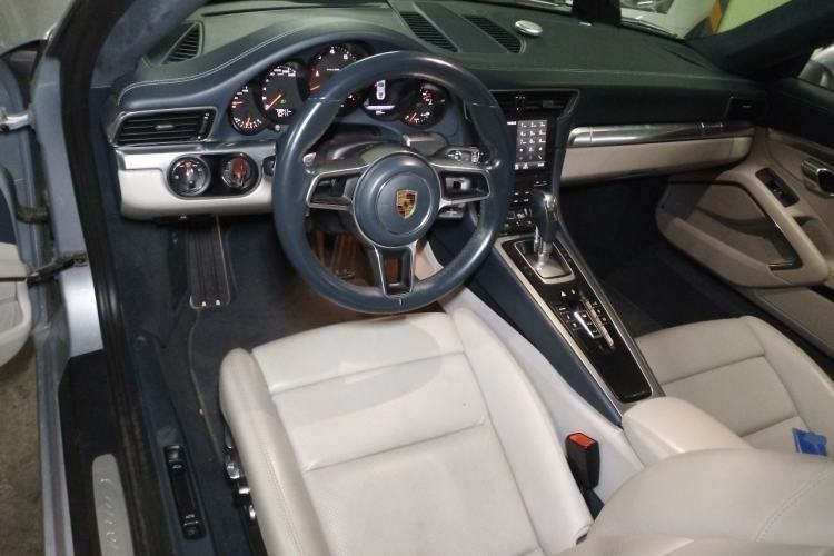 Used Porsche 911 2016 Carrera 3.0T Center Console