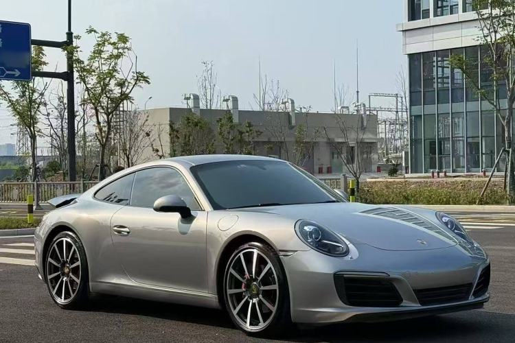 Used Porsche 911 2016 Carrera 3.0T Engine Bay