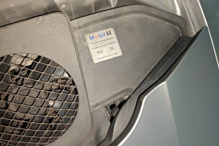Used Porsche 911 2016 Carrera 3.0T Engine Bay Left