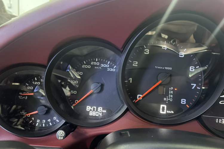 Used Porsche 911 2016 Carrera 3.0T Odometer Close Up