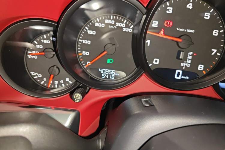 Used Porsche 911 2016 Carrera 3.0T Odometer Close Up