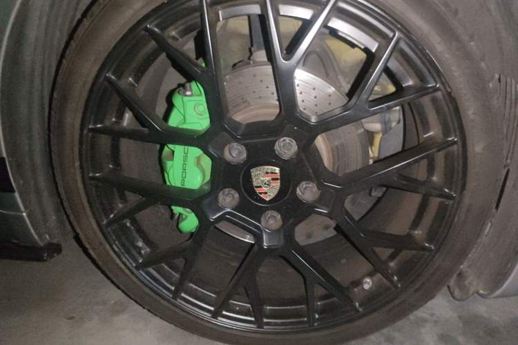 Used Porsche 911 2016 Carrera Cabriolet 3.0T Right Front Wheel Hub