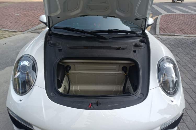 Used Porsche 911 2016 Carrera 3.0T Engine Bay