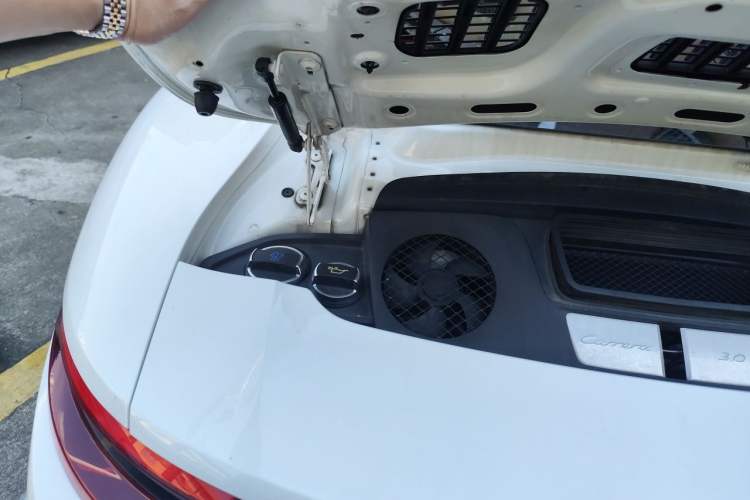 Used Porsche 911 2016 Carrera 3.0T Engine Bay Left