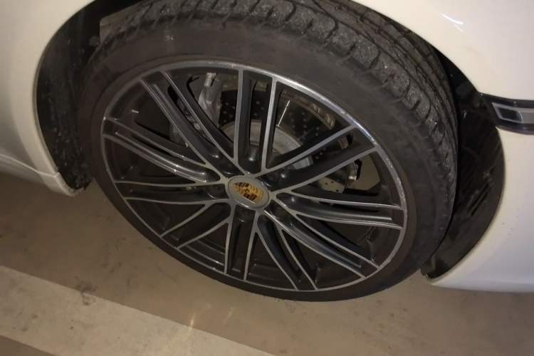 Used Porsche 911 2016 Carrera 3.0T Right Front Wheel Hub