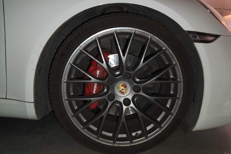 Used Porsche 911 2016 Carrera Cabriolet 3.0T Right Front Wheel Hub
