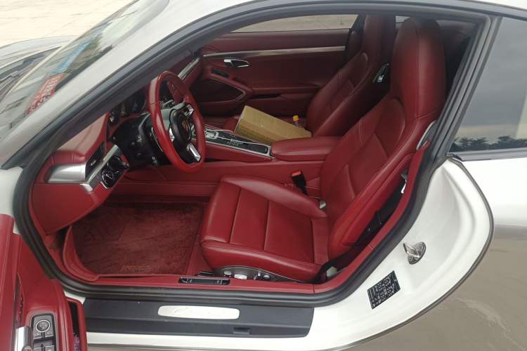 Used Porsche 911  Left Front Seat