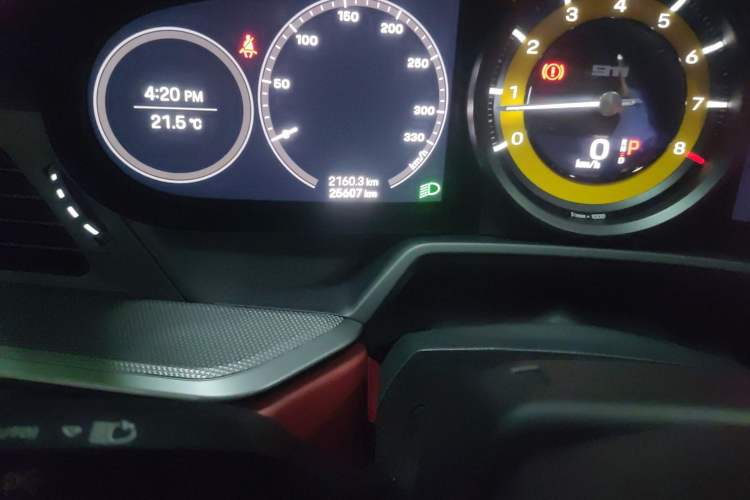 Used Porsche 911 2019 Carrera S 3.0T Odometer Close Up