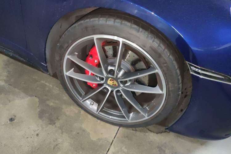 Used Porsche 911 2019 Carrera S 3.0T Right Front Wheel Hub