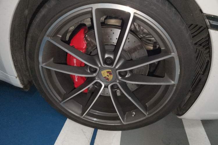 Used Porsche 911 2019 Carrera S 3.0T Right Front Wheel Hub