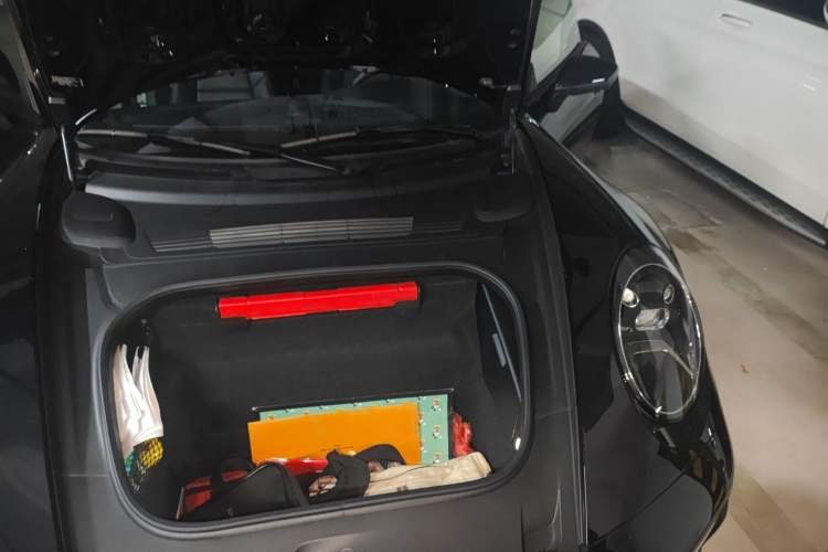 Used Porsche 911 2020 Targa 4 3.0T Engine Bay Left
