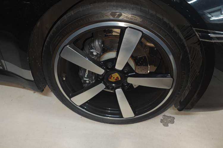 Used Porsche 911 2020 Targa 4 3.0T Right Front Wheel Hub