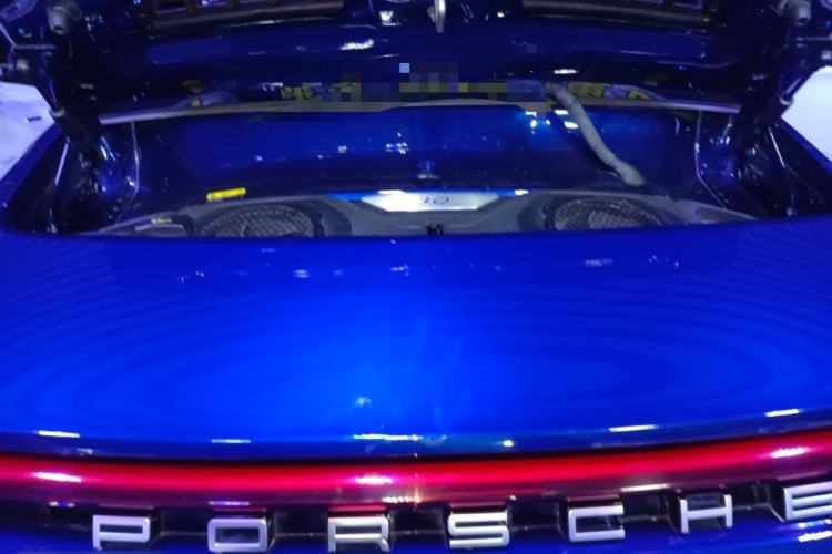 Used Porsche 911 2020 Carrera 3.0T Engine Bay