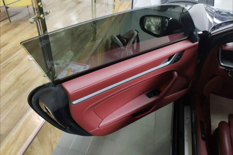 Used Porsche 911 2020 Carrera 3.0T Interior 11