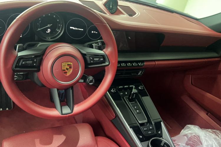 Used Porsche 911 2020 Carrera 3.0T Interior 2