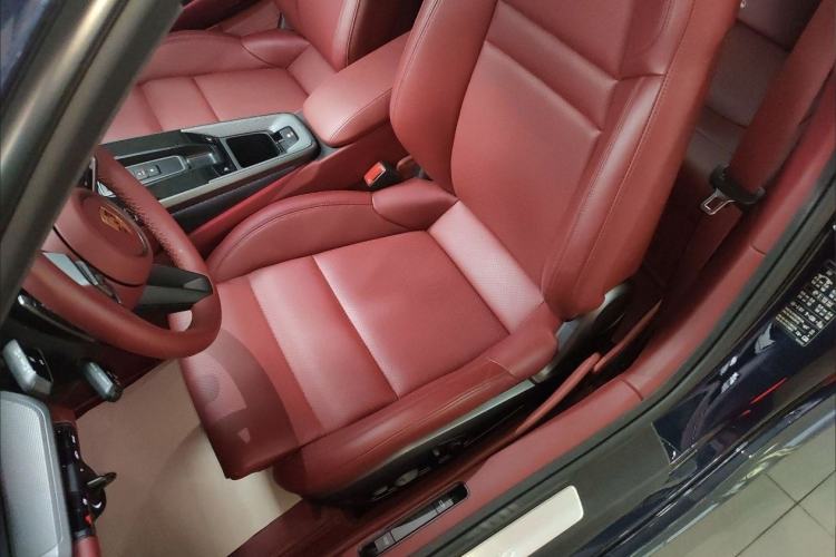 Used Porsche 911 2020 Carrera 3.0T Interior 6