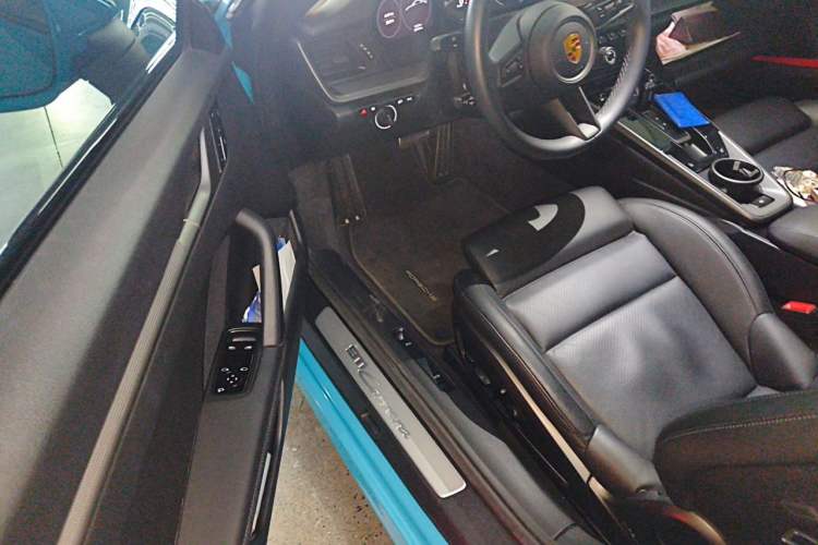 Used Porsche 911 2020 Carrera 3.0T Left Front Seat